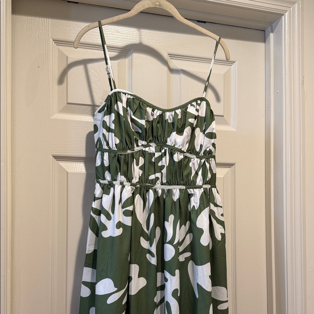 New Green Payton Tropical Print Shirred Bodice Slimming Flowy Beach Midi Large - Picture 6 of 15